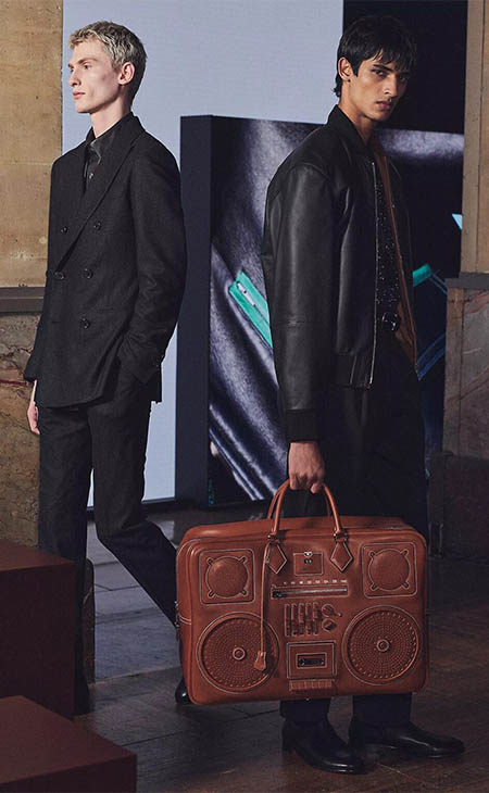 أسبوع باريس للموضة: تصاميم تتخطى حاجز الزمان من هيرميس